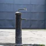 In fondo a via Potenza una piccola fontana si erge solitaria